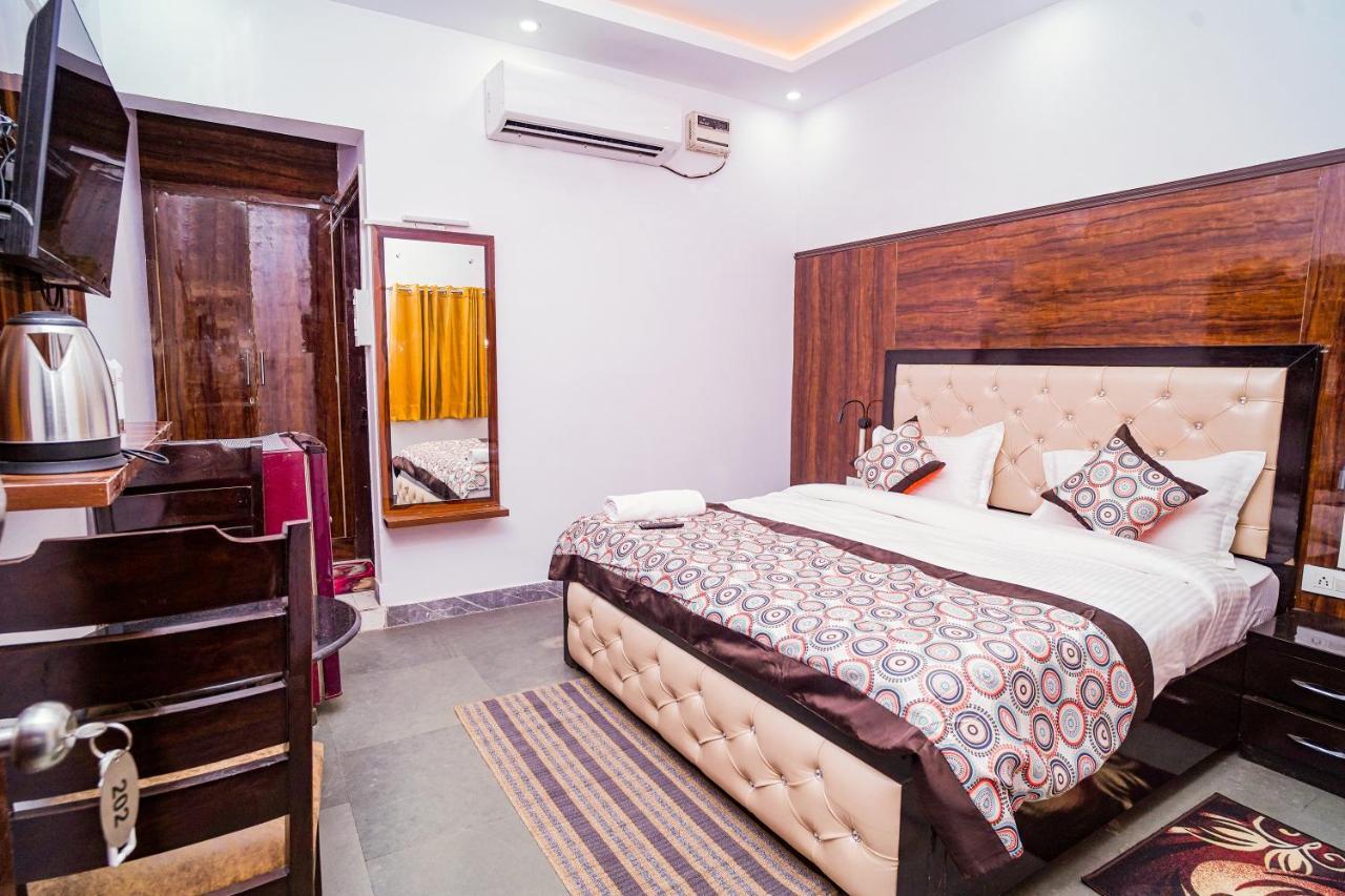 Hotel Golden Residency à New Delhi Extérieur photo